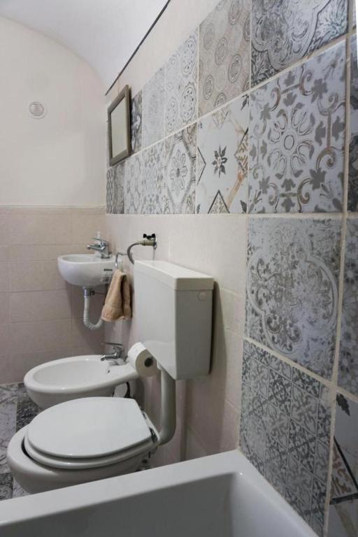 Blue Courtyard Not Valid Apartman Bari Kültér fotó